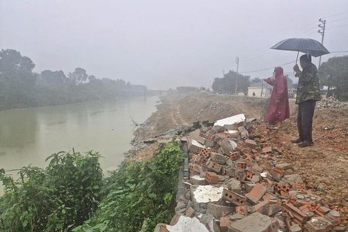 Hà Tĩnh: hàng chục hộ dân hiến đất xây dựng kè chống sạt lở bờ sông