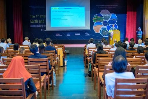 Gần 130 đại biểu tham dự hội nghị quốc tế lần thứ 4 về Khoa học Trái đất và Môi trường