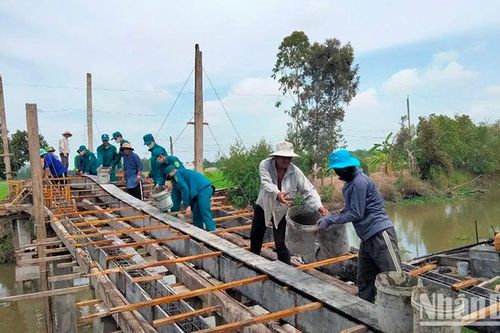 Xây dựng nông thôn mới kiểu mẫu ở xã giáp 2 tỉnh vùng Đồng Tháp Mười