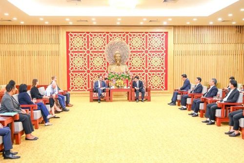 Đoàn công tác Đại sứ quán Anh tại Việt Nam thăm, làm việc tại Nghệ An