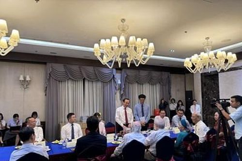 Hành trình của lá cờ đặc biệt - Bài 2: Những giây phút 'thót tim'