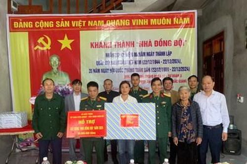 Khánh thành Nhà đồng đội tặng Thiếu tá Ngô Quang Hưng