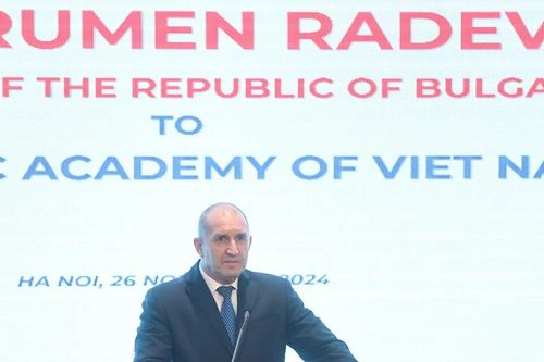 Tổng thống Bulgaria Rumen Radev thăm Học viện Ngoại giao