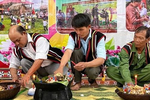 Đồng bào Cor Quảng Ngãi vui Tết Ngã rạ