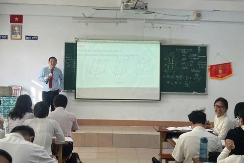 Ứng dụng công nghệ trong giảng dạy, quản lý: Tối ưu hóa quá trình học tập