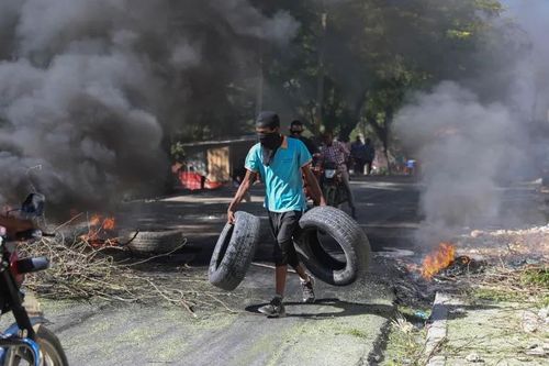 Các tổ chức quốc tế vội vàng sơ tán khi bạo lực băng đảng leo thang ở Haiti