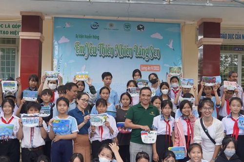 C.P. Việt Nam bàn giao dự án phục hồi 17 hecta rừng tràm tại Long An