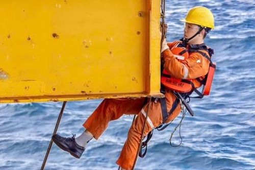 Niềm tự hào tạo nên 'chất' của người lao động dầu khí qua các thế hệ