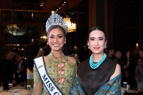 Miss Cosmo 2024 xúc động trở về Indonesia, 'quậy' bên dàn hoa hậu