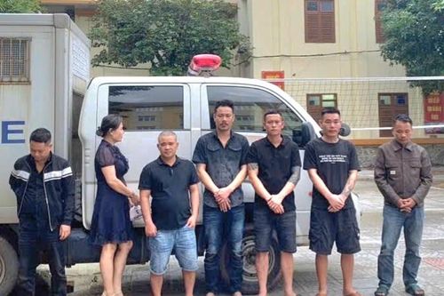 Bắt giữ nhóm đánh bạc bằng hình thức 'xóc đĩa', thu giữ gần 300 triệu đồng
