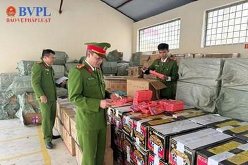 Triệt phá 2 đường dây mua bán gần 3,5 tấn pháo nổ