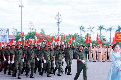Nghệ An sẽ trình ban hành chính sách hỗ trợ công an xã bán chuyên trách không tiếp tục tham gia lực lượng bảo vệ an ninh, trật tự ở cơ sở