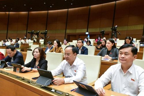 Quốc hội thông qua 3 luật về công chứng, quy hoạch và thuế