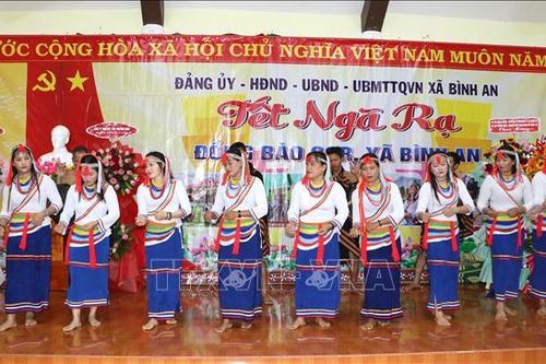 Sôi nổi Tết Ngã rạ của đồng bào Cor