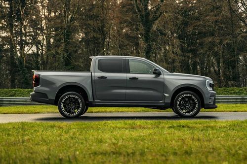 'Vua bán tải' Ford Ranger có thêm phiên bản siêu ngầu, động cơ V6, giá rẻ hơn Raptor
