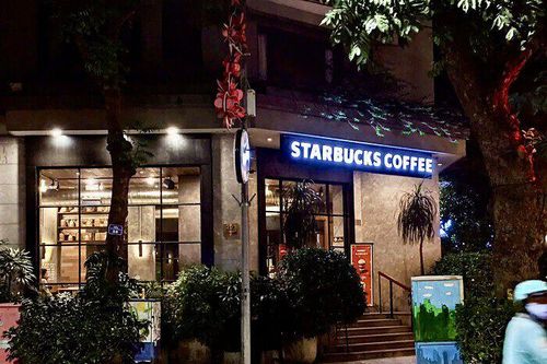 Cạnh tranh khốc liệt, Starbucks Trung Quốc có thể phải bán mình