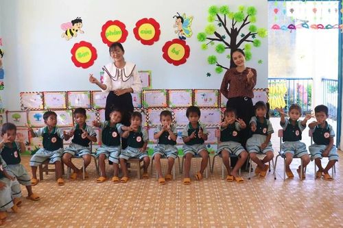 Kết nghĩa góp phần nâng cao chất lượng giáo dục vùng khó