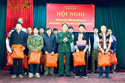 Gặp mặt già làng, trưởng bản, người có uy tín trong khu kinh tế quốc phòng Phong Thổ năm 2024
