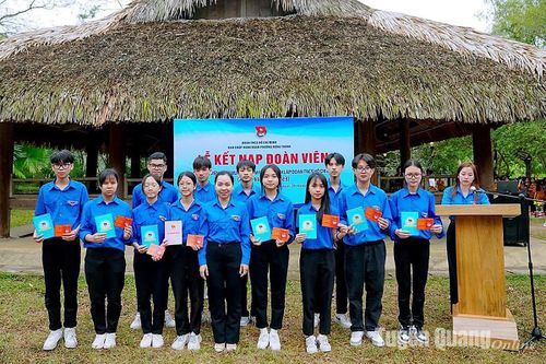 Khắc phục tình trạng 'nhạt Đảng, khô Đoàn, xa rời chính trị'