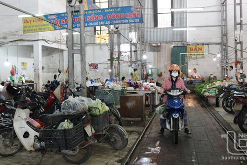 Chợ siêu thị An Thái Bình vắng người mua