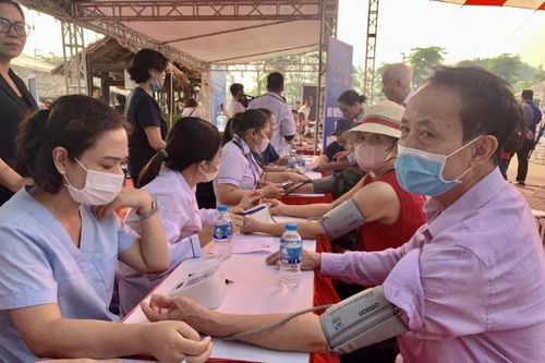 Hút thuốc lá gây tăng huyết áp, hãy từ bỏ để bảo vệ sức khỏe