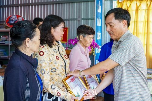 'Chi bộ 4 tốt' - Xây nền nếp mới trong Ðảng
