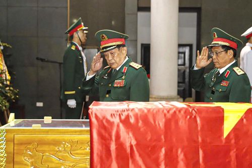 Xúc động lễ tang Trung tướng, Anh hùng Lực lượng vũ trang Khuất Duy Tiến