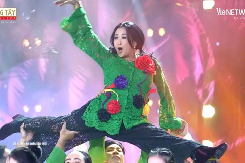 Bị chỉ trích khi hát 'Áo mới Cà Mau', NSND Thanh Lam lên tiếng