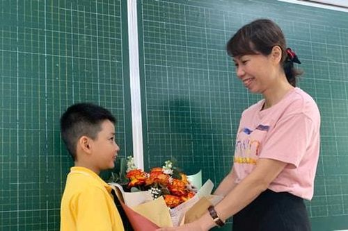 Người thầy trong thơ Việt