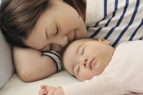 5 cách 'đẩy lùi' chứng mất ngủ sau sinh