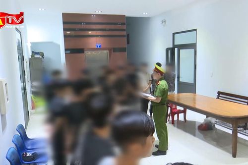 Chỉ vì cái vẫy tay, hàng chục thanh, thiếu niên 'hỗn chiến' khiến 1 người chết