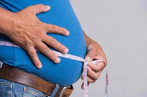 Cố ý ăn đến mức béo phì để trốn nghĩa vụ quân sự, người đàn ông trả giá đắt