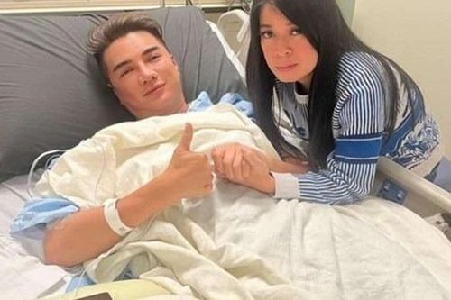 Clip Đàm Vĩnh Hưng bị ngã vì ngồi lên đài phun nước