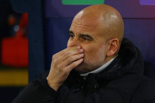 Pep Guardiola đính chính vết xước trên mặt