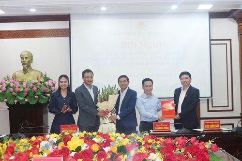Hà Nam trao giấy phép Đầu tư Dự án xây dựng kết cấu hạ tầng Khu Công nghiệp Đồng Văn VI