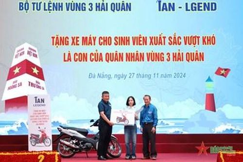 Chương trình 'Vì Hoàng Sa, Trường Sa thân yêu' tại Vùng 3 Hải quân