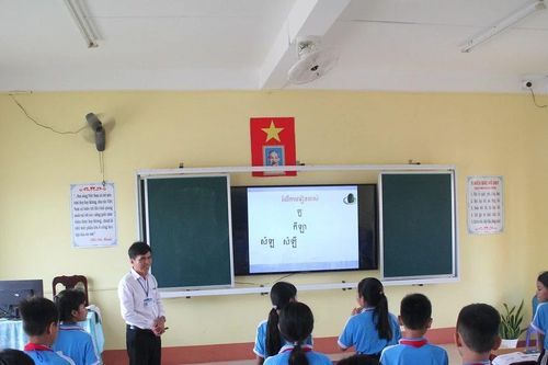 Kiên Giang: Quan tâm công tác dạy học tiếng dân tộc
