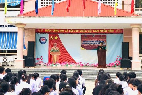 Bồi đắp tình yêu biên cương, biển, đảo qua 'Tiết học biên giới, biển đảo'