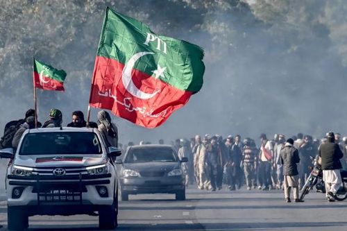 Pakistan: Thủ đô bị phong tỏa, internet bị cắt và người biểu tình đụng độ với cảnh sát