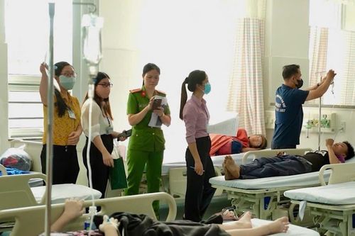 Hàng chục người nhập viện sau khi ăn bánh mì tại 1 tiệm ở Vũng Tàu