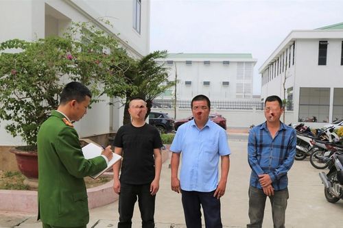 Nghệ An: Liên tiếp xử lý các đối tượng đốt pháo trái phép để 'mua vui'
