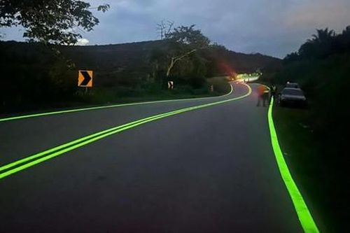 Dự án sơn kẻ đường phát sáng ở Malaysia bị hủy vì quá đắt đỏ