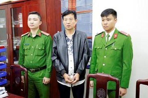 Hai người nước ngoài thua bạc lên kế hoạch cướp tài sản của đồng hương