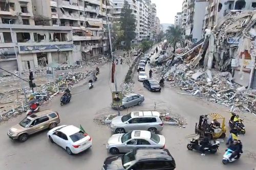 Video người dân Liban đổ về nhà sau lệnh ngừng bắn với Israel