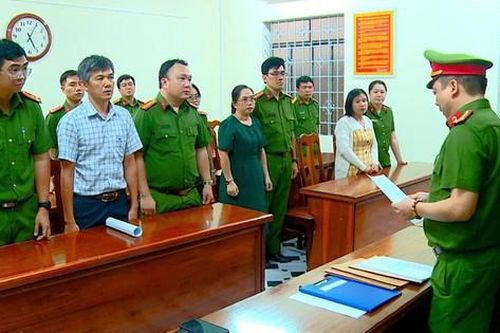 Khởi tố 4 bị can liên quan đến dự án cải tạo vỉa hè, dải phân cách đường