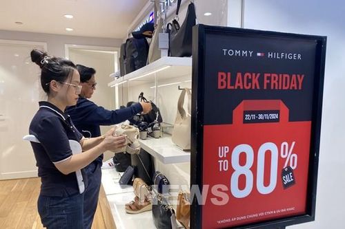 Nhiều thương hiệu giảm giá lớn dịp Black Friday nhưng lượng mua vẫn chưa nhiều
