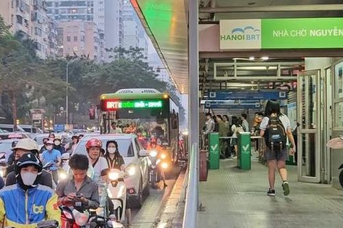 Buýt nhanh BRT chậm, muộn vì sao?