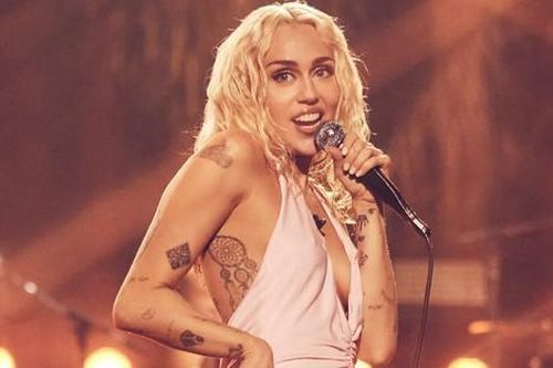 Miley Cyrus phủ nhận cáo buộc đạo nhạc