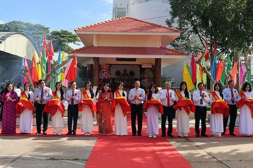 Khai hương công trình Niệm Sư Từ - huyện Phú Tân
