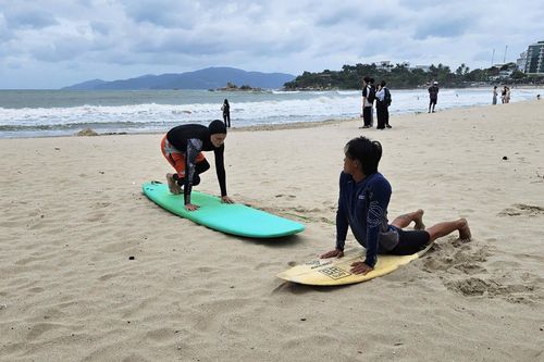 Báo quốc tế giới thiệu Nha Trang - Khánh Hòa là 1 trong 5 điểm lướt sóng tuyệt vời nhất Việt Nam